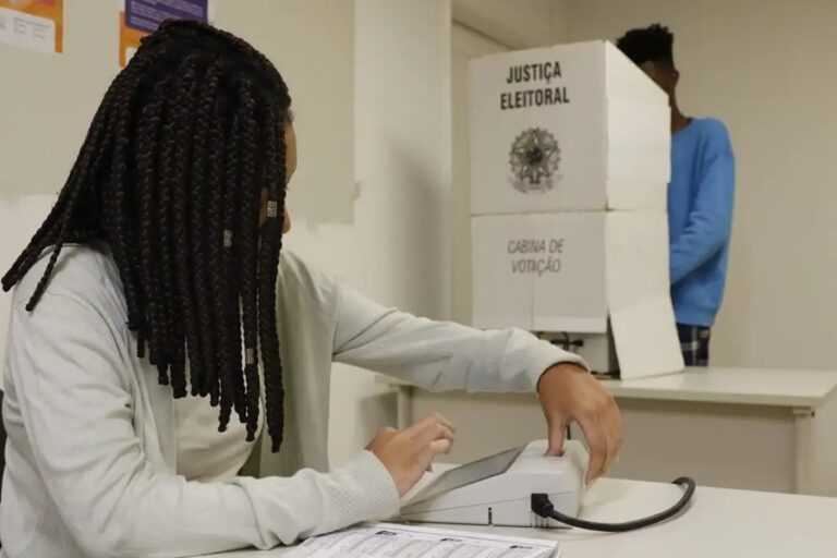 mulheres-sao-maioria-entre-eleitores-aptos-a-votar-em-embu-guacu;-51,82%